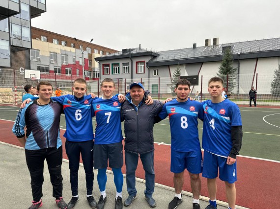 Сборная Барнаульского кооперативного техникума – победитель соревнований по мини-футболу