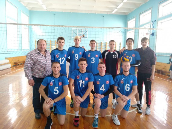 Сборная Барнаульского кооперативного техникума - чемпион соревнований по волейболу